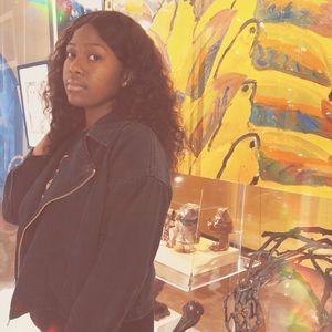 Meet your Posher, Amoire